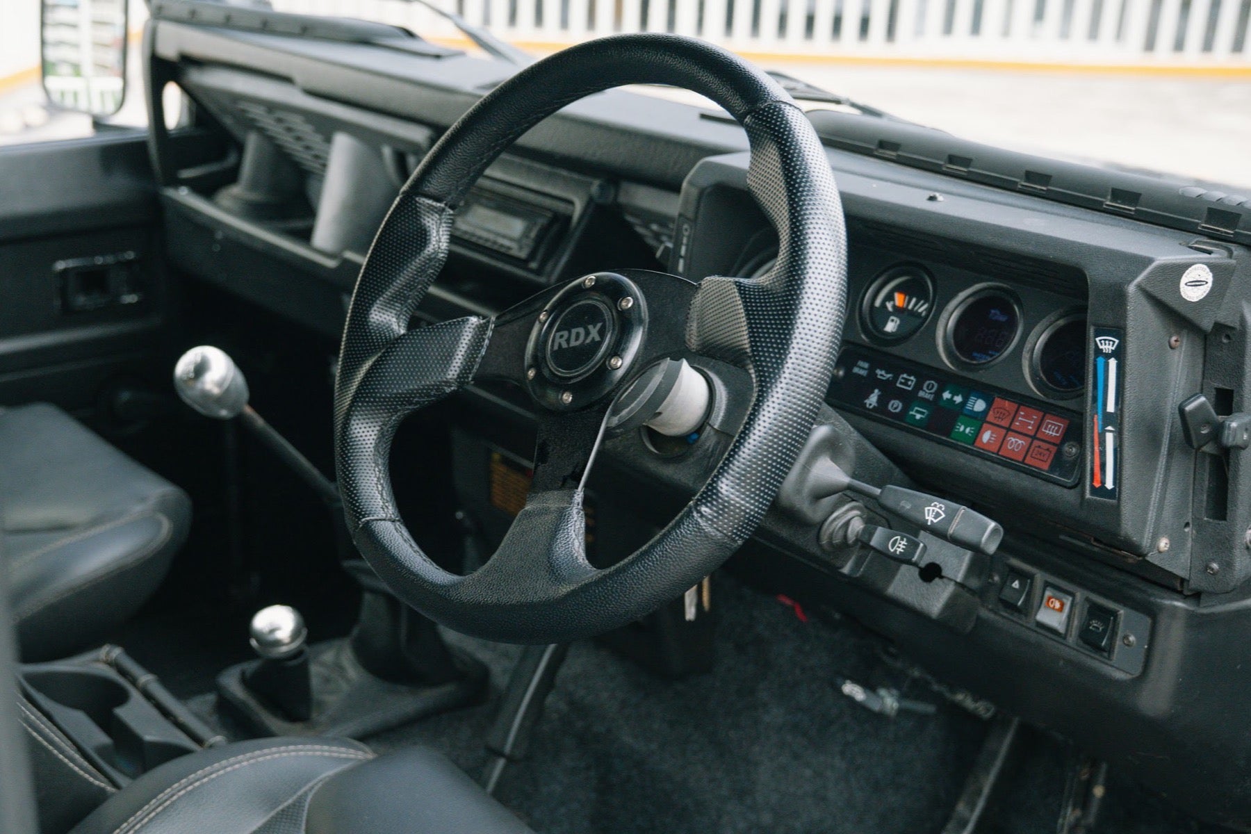 Land Rover Defender 90 2.5 TDI 1989 negro - foto 6