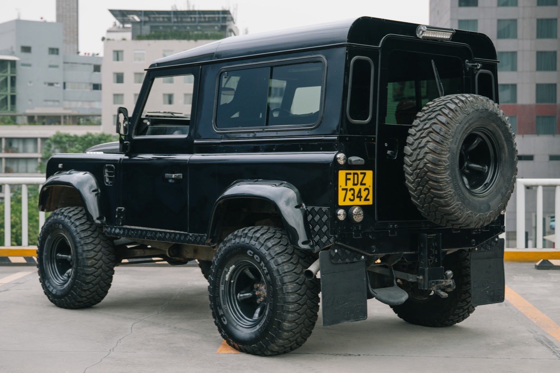 Land Rover Defender 90 2.5 TDI 1989 negro - foto 11