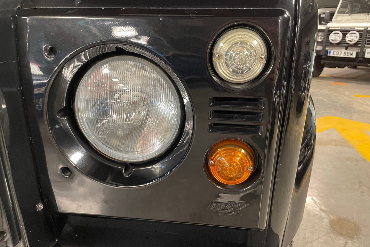Land Rover Defender 110 TD4 2008, detalle de faro delantero