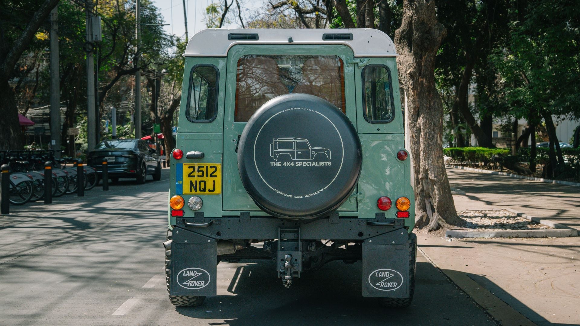 Land Rover Defender 90 1990