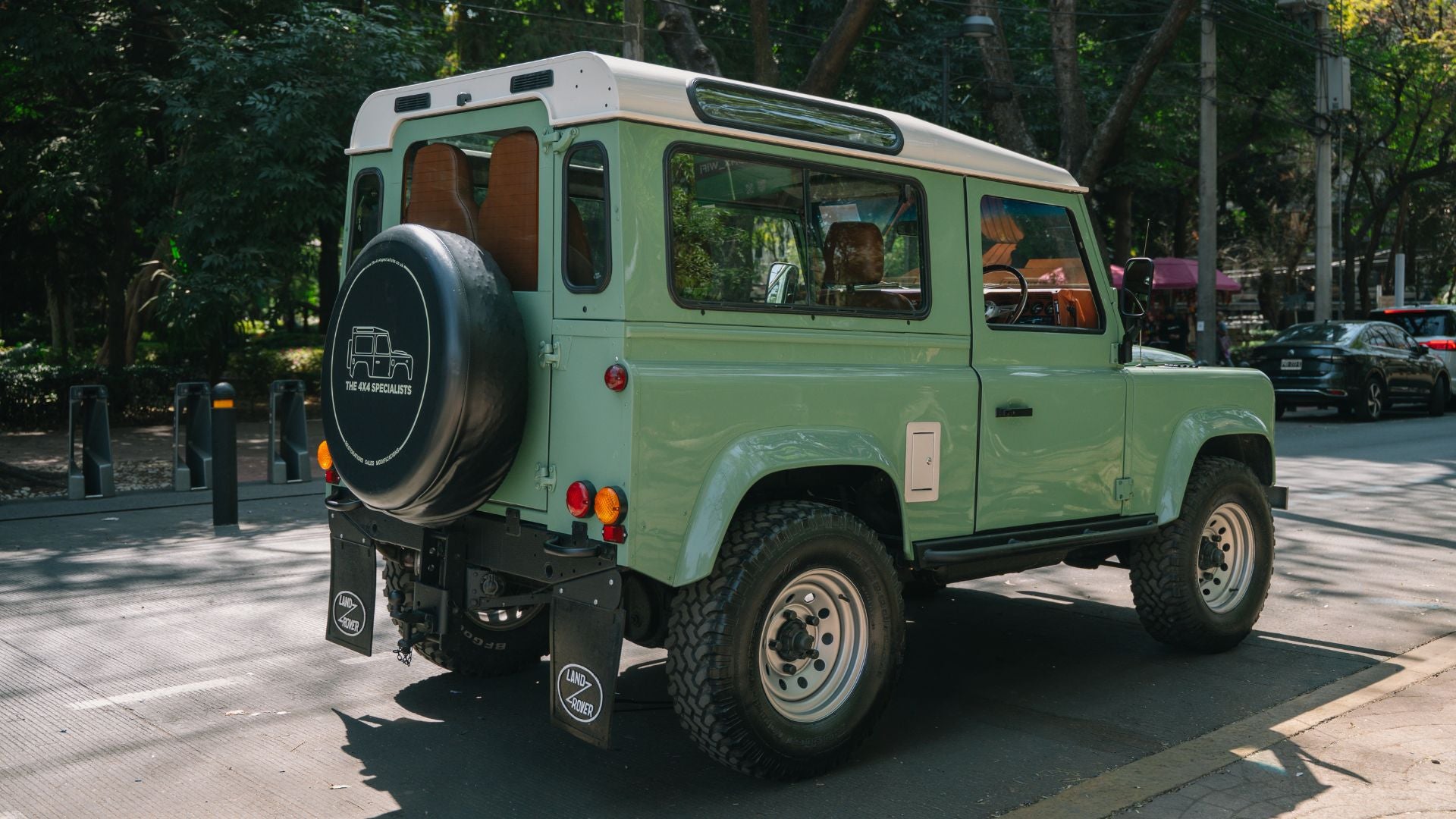 Land Rover Defender 90 1990