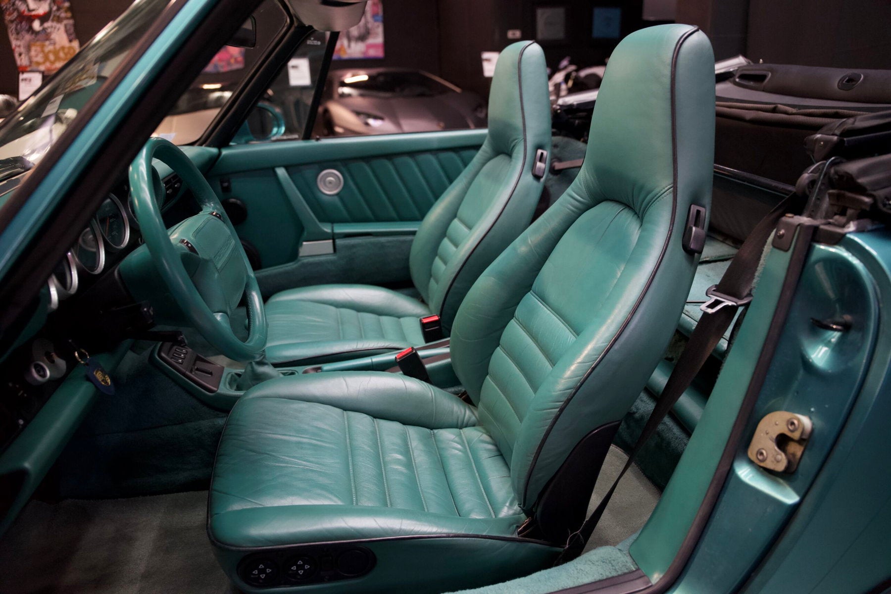 Porsche 964 Carrera 2 Cabriolet Turbo Look 1992