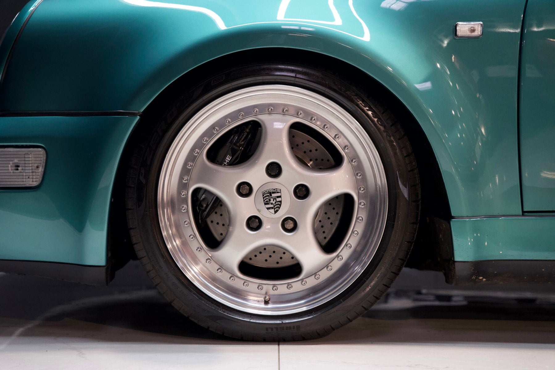 Porsche 964 Carrera 2 Cabriolet Turbo Look 1992