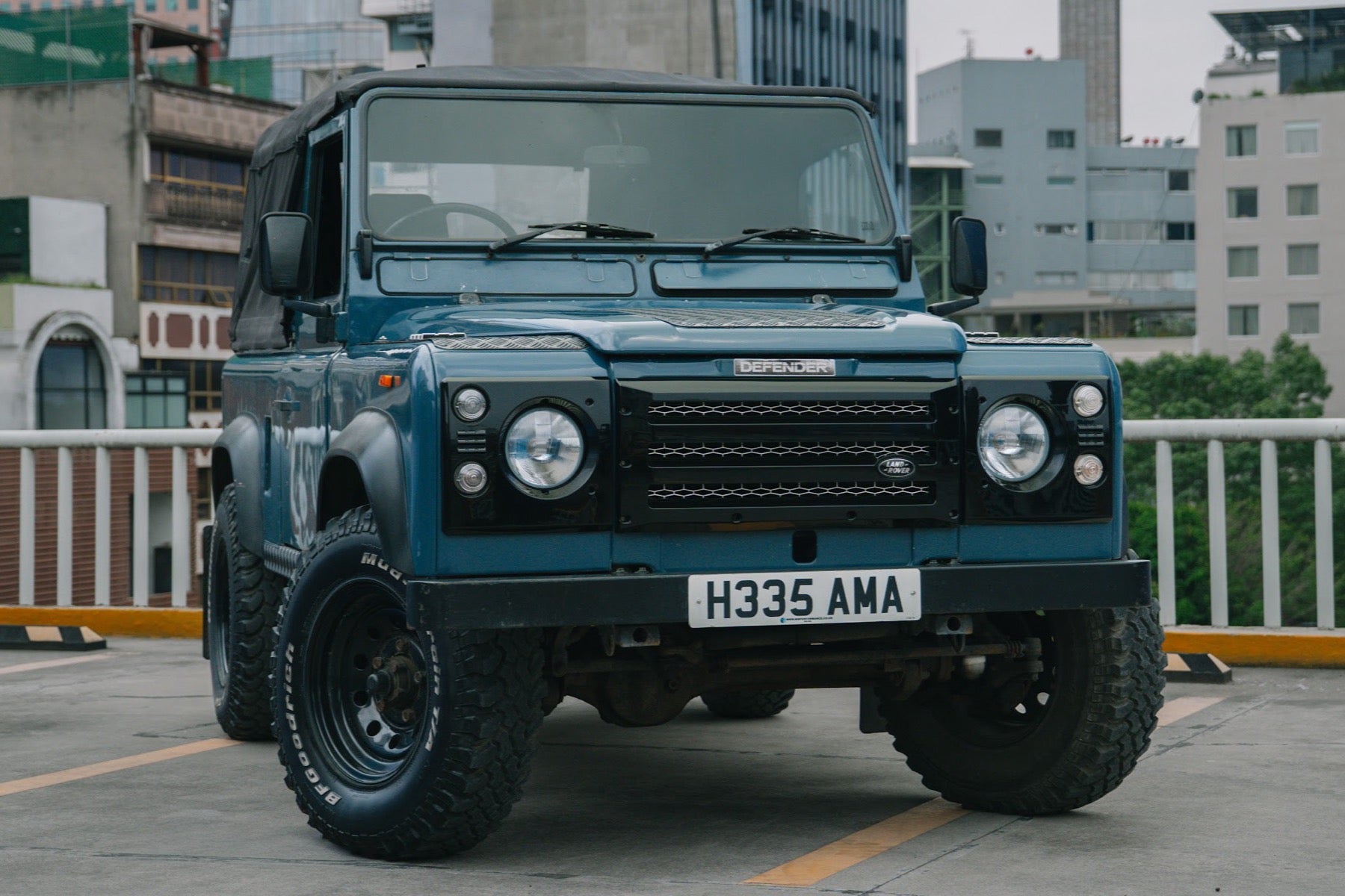 Land Rover Defender 90 Soft Top 1991 azul - imagen principal