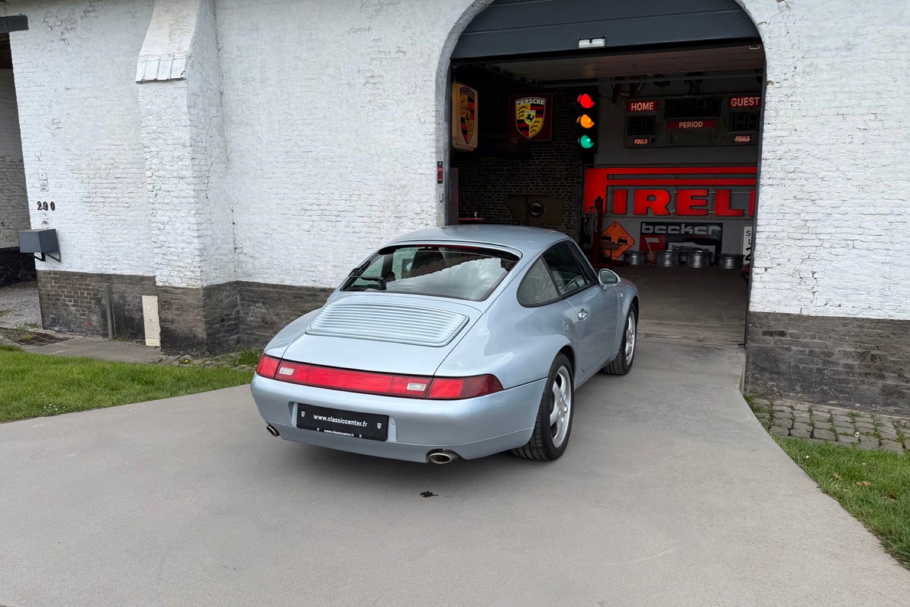 Porsche 993 Carrera 2 1994 — Polar Silver