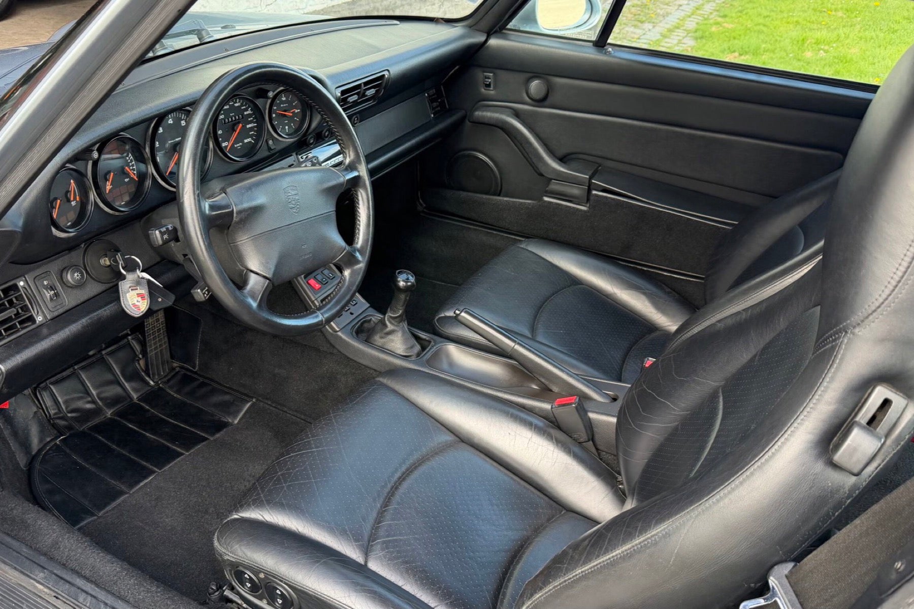 Porsche 993 Carrera 2 1994 — Polar Silver