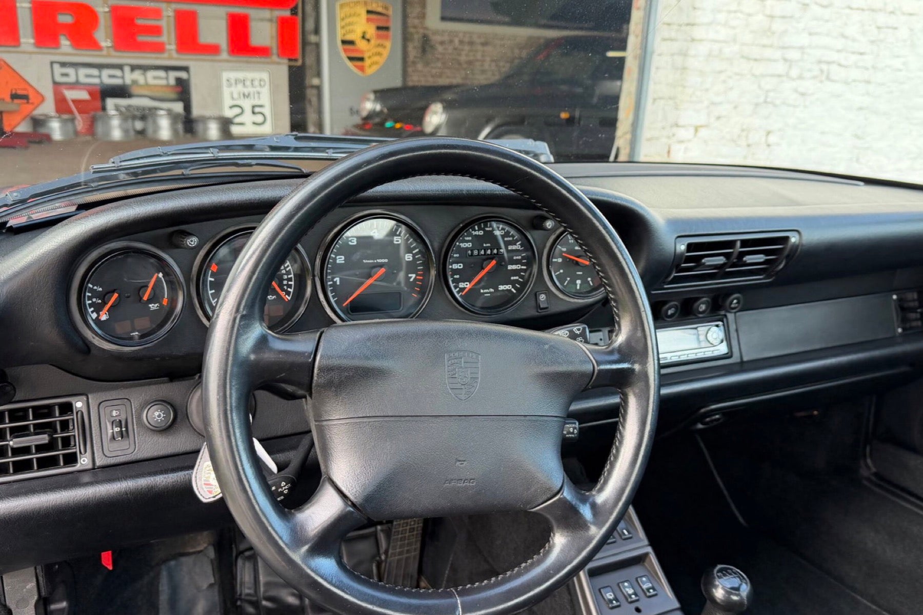 Porsche 993 Carrera 2 1994 — Polar Silver