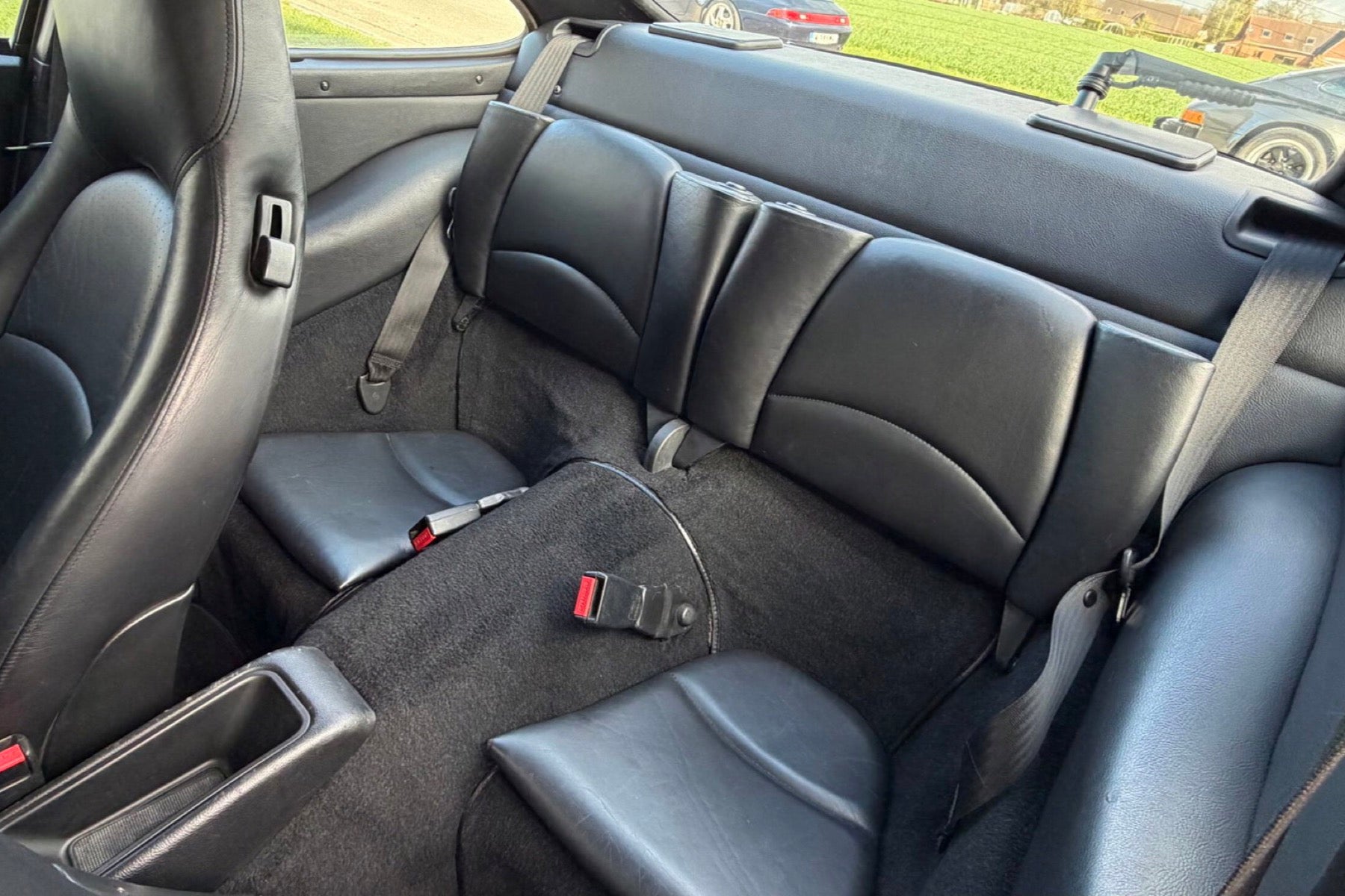 Porsche 993 Carrera 2 1994 — Polar Silver