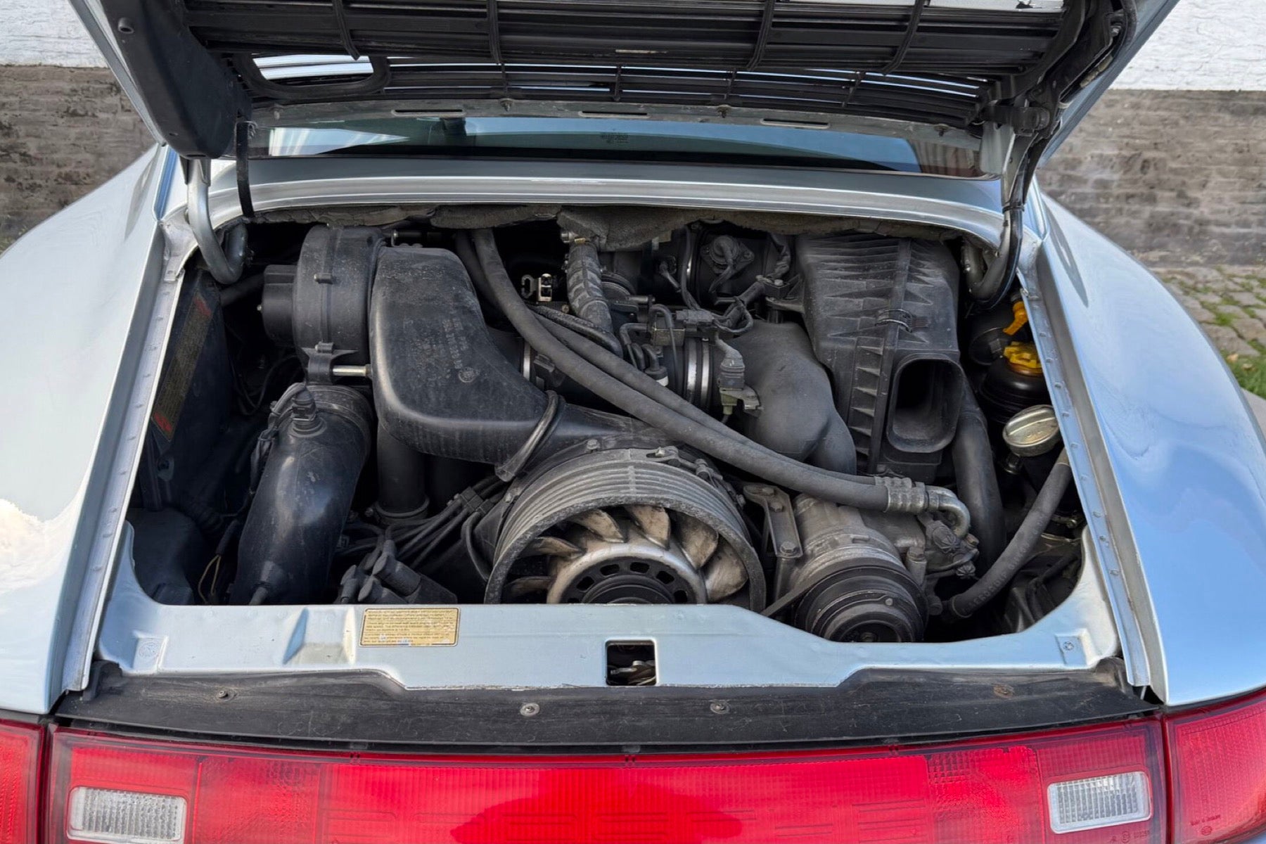 Porsche 993 Carrera 2 1994 — Polar Silver