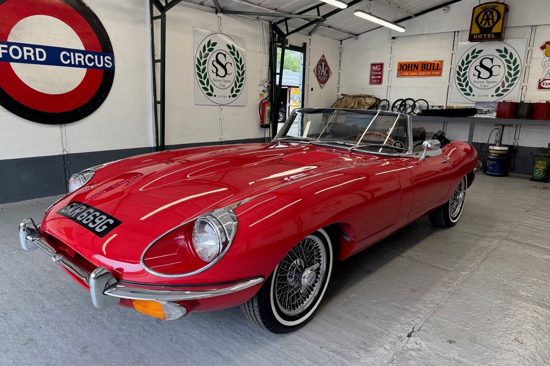 Jaguar E-Type Series 2 Roadster 1969 rojo - foto 3