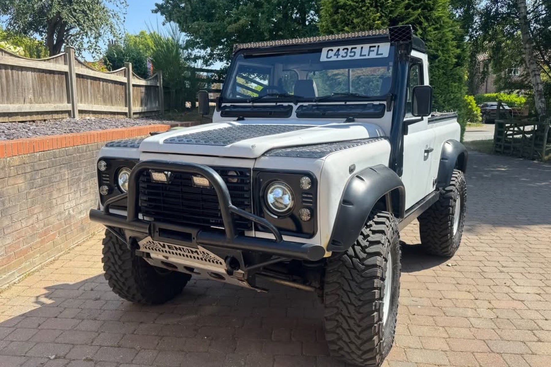 Land Rover Defender 90 Pickup 1985 blanco - imagen principal