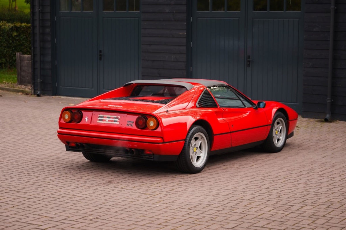 Ferrari 328 GTS 1987, tres cuartos trasero