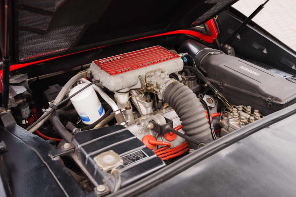 Ferrari 328 GTS 1987, compartimento del motor