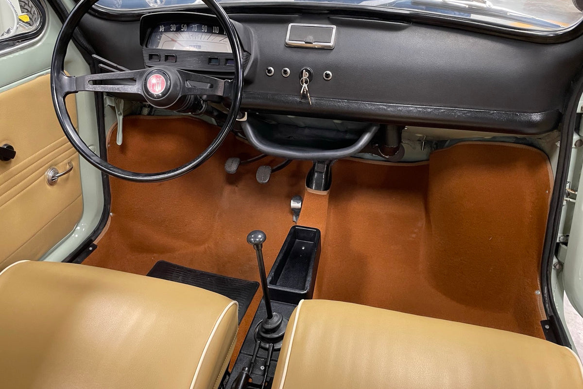 Fiat 500F 1969, pedalera y palanca de velocidades