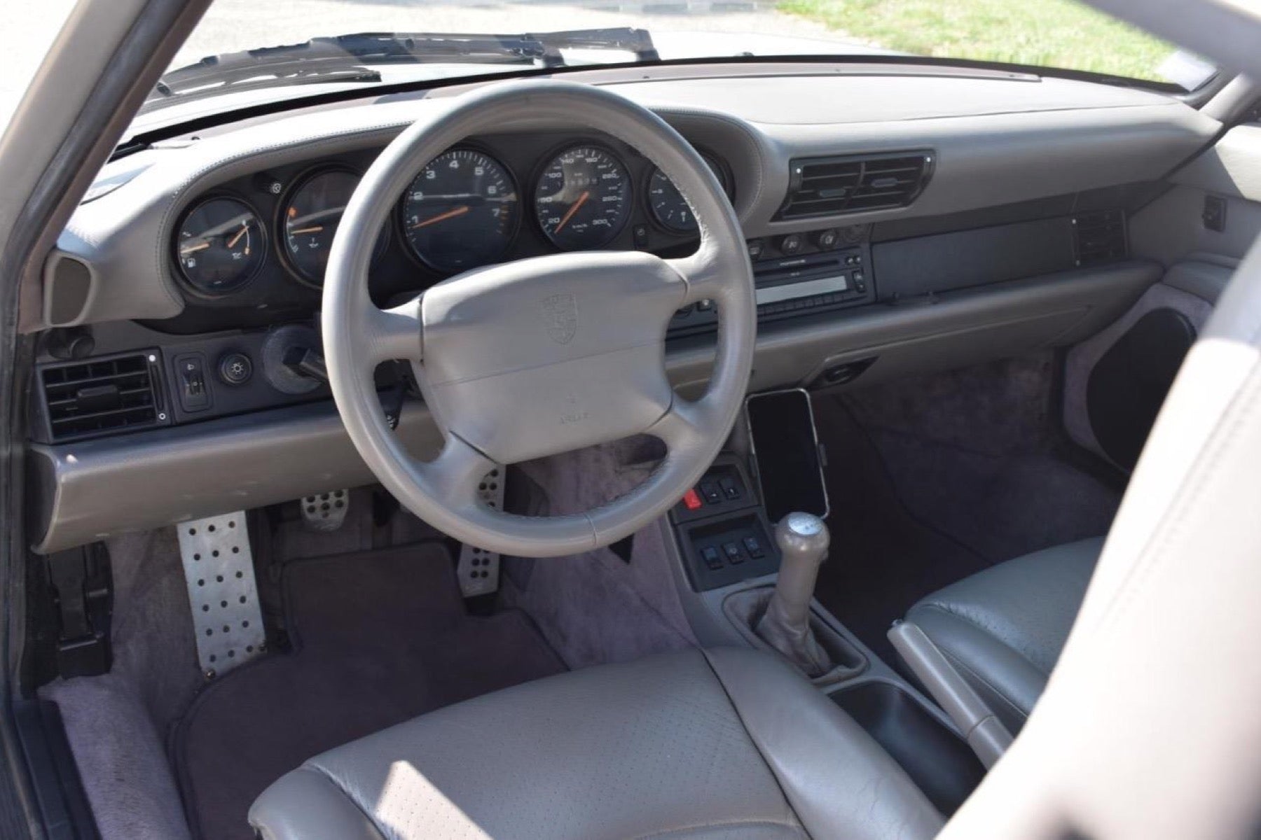 Porsche 993 Carrera 4S 1996 — Gris