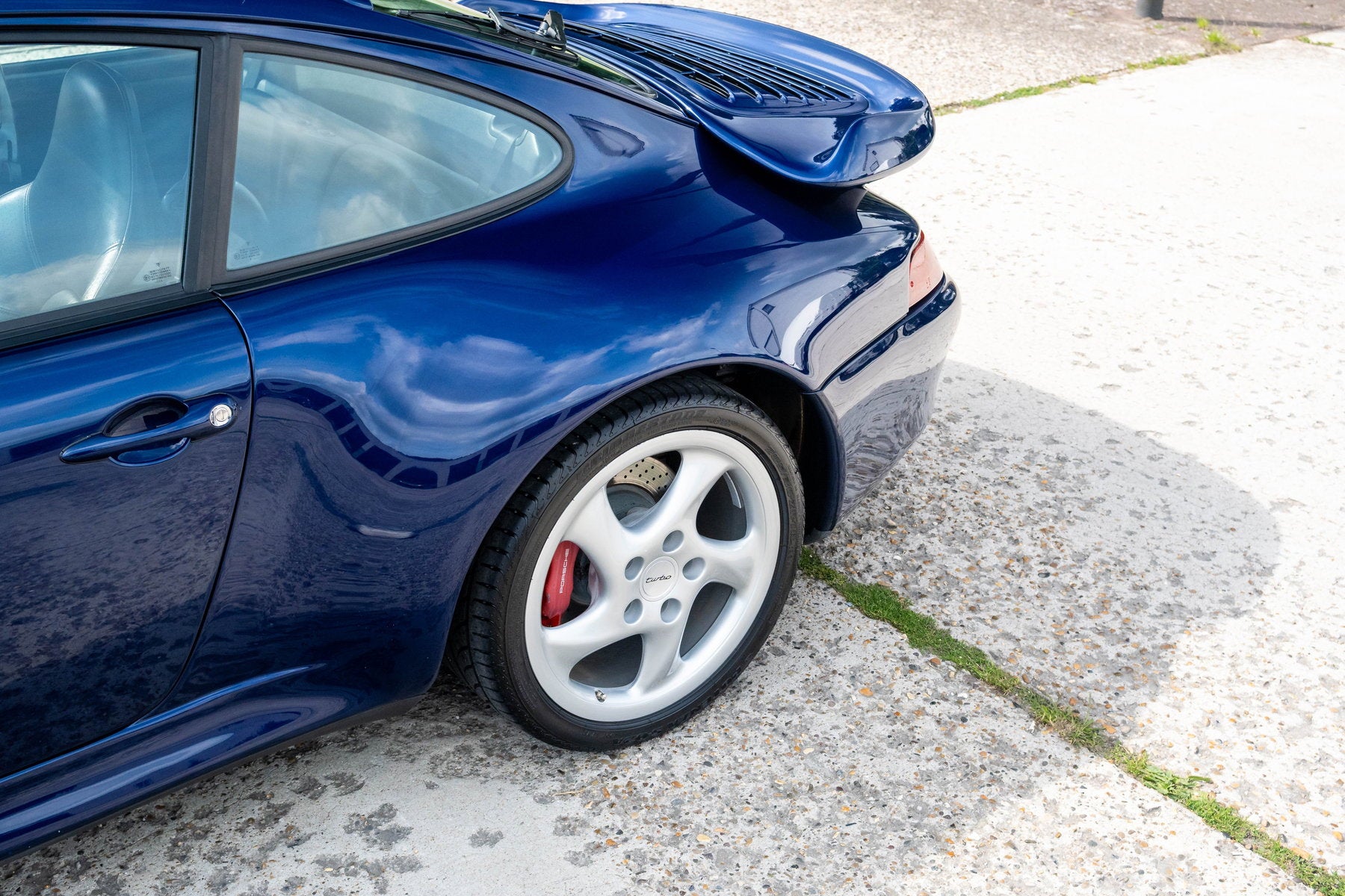 Porsche 993 Turbo 1995 — Iris Blue