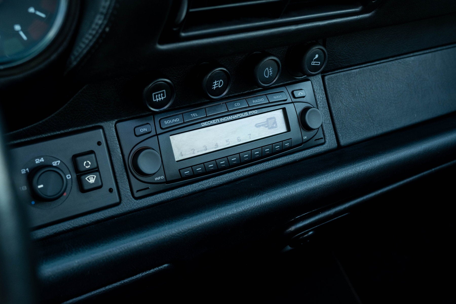 Porsche 993 Turbo 1995 — Iris Blue