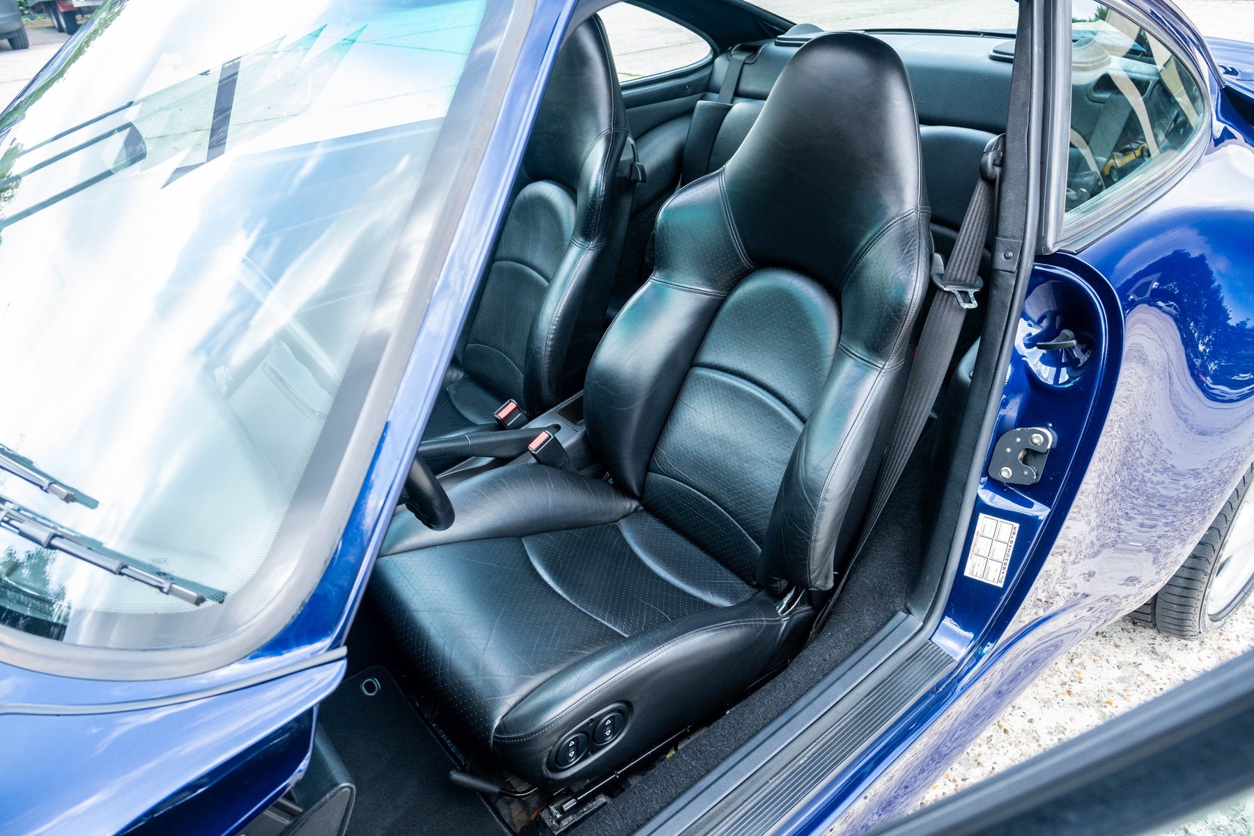 Porsche 993 Turbo 1995 — Iris Blue