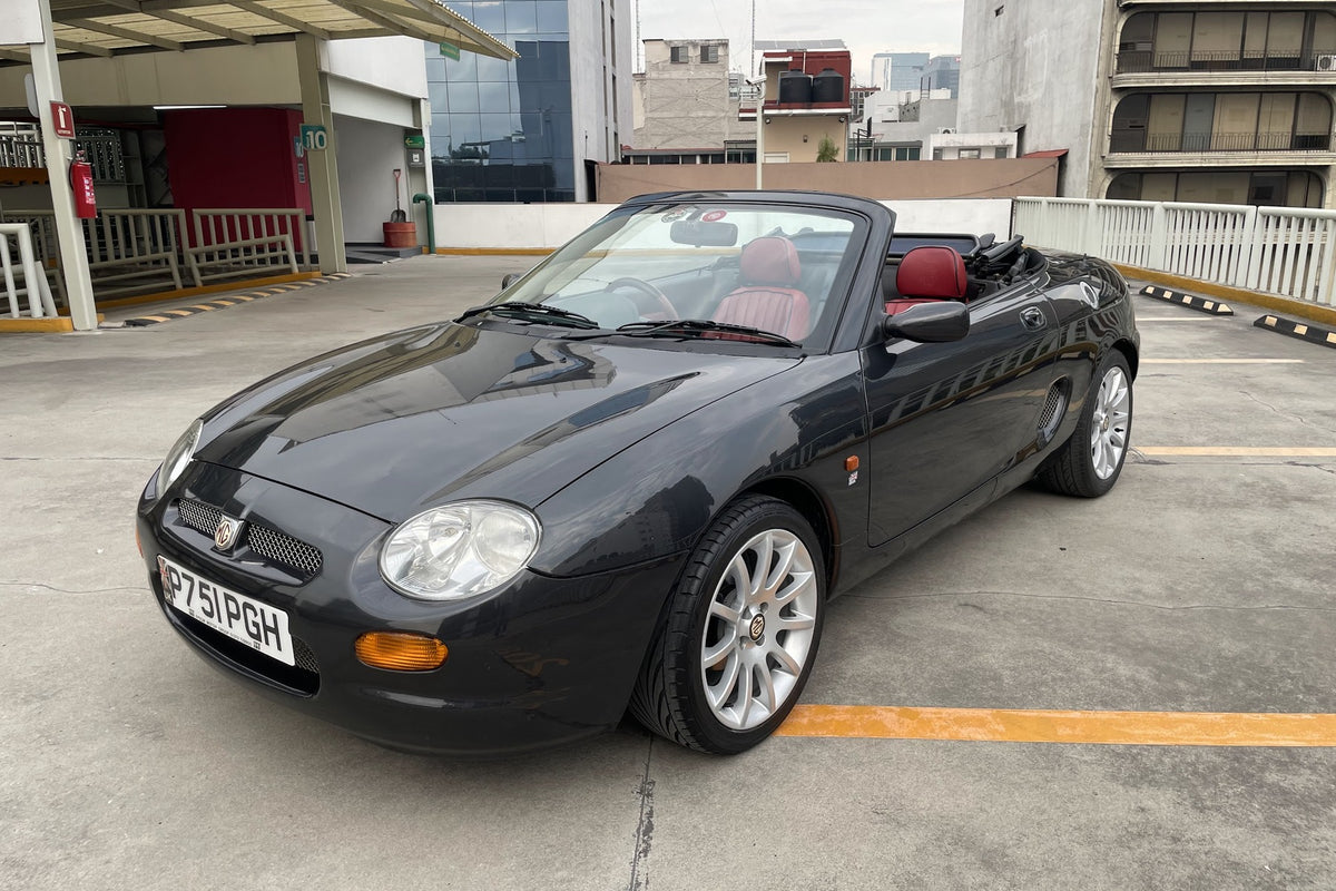 MG MGF 1996, frontal tres cuartos derecho