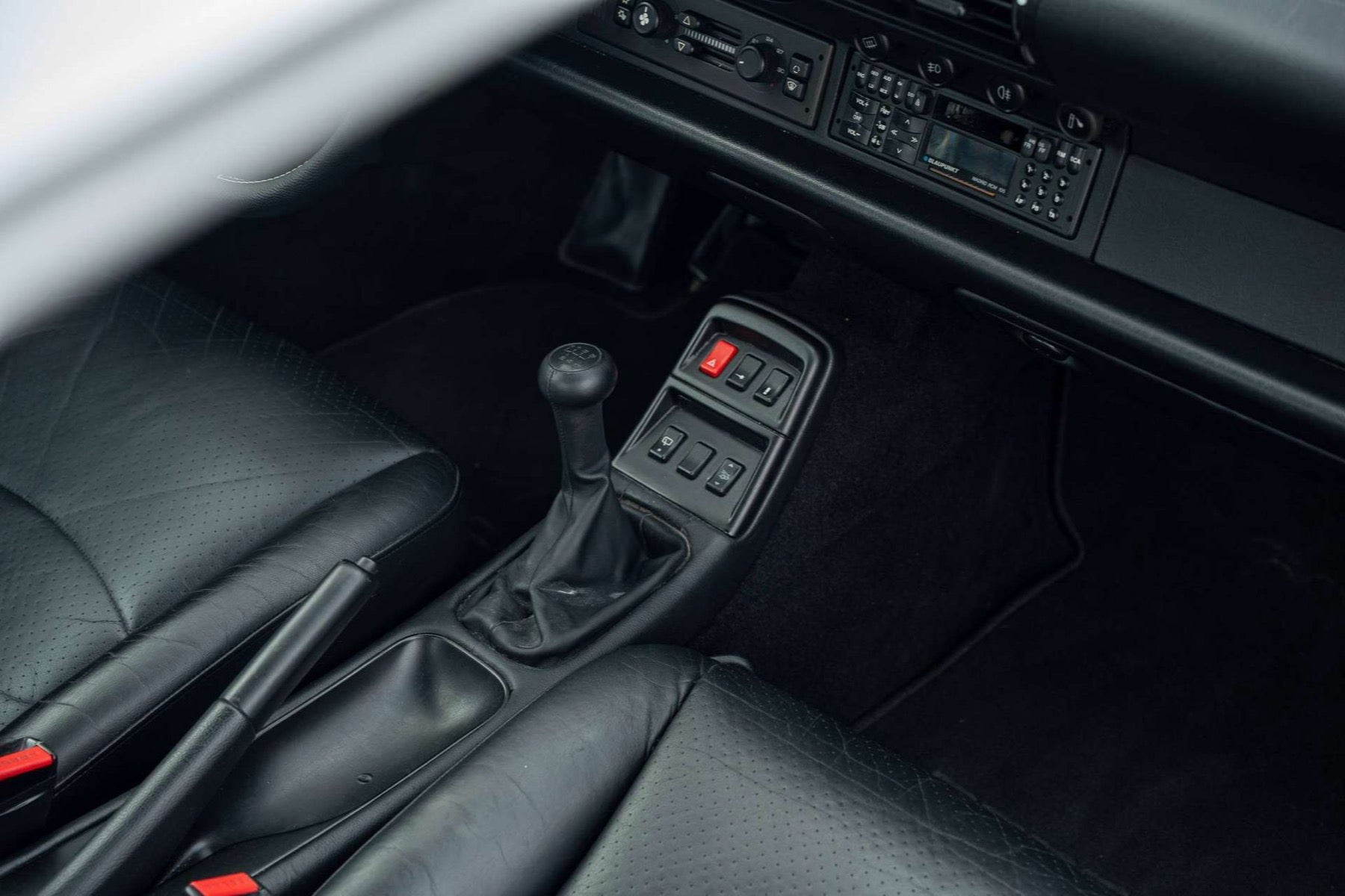 Porsche 993 Carrera 4 1996 Polar Silver - foto 23