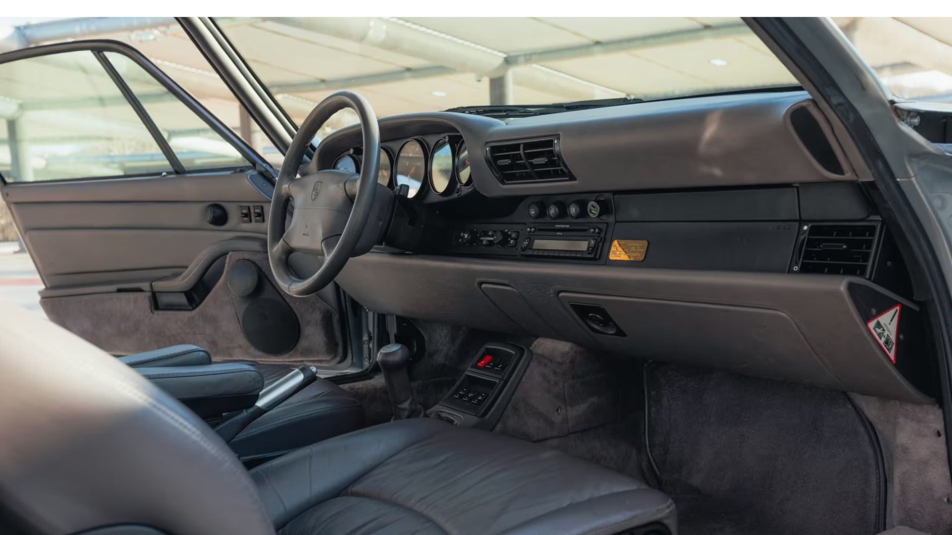 Porsche 911 993 carrera 4 S 2