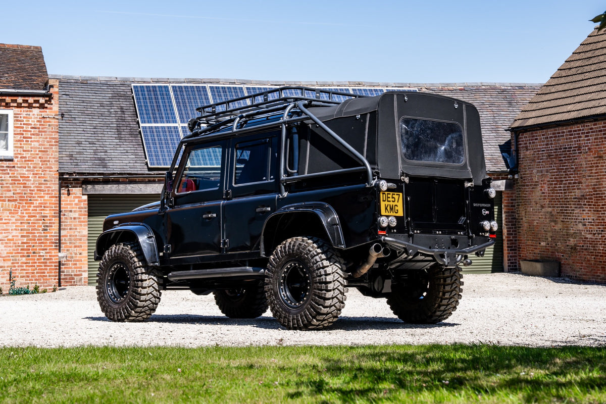 Land Rover Defender 110 Spectre Replica negro - foto 4