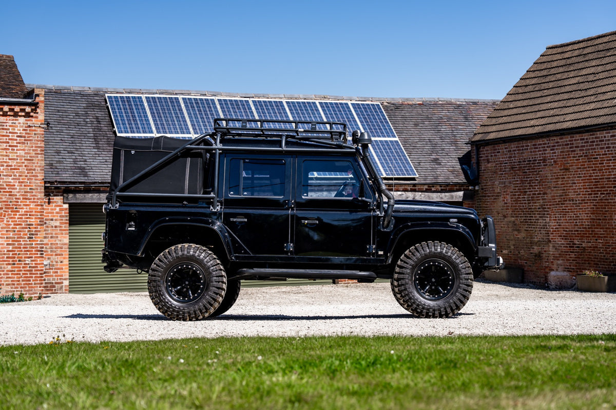 Land Rover Defender 110 Spectre Replica negro - foto 12