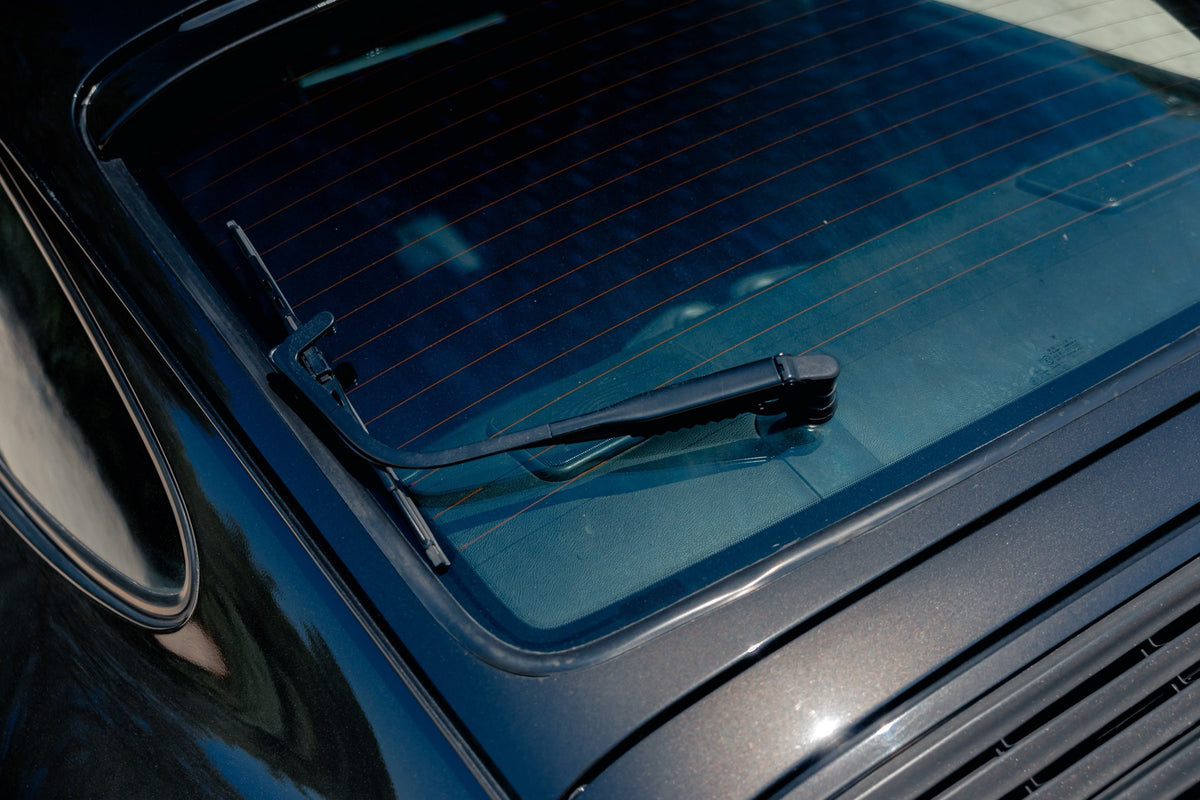 Porsche 993 Carrera 2 Tiptronic 1994 — Negro