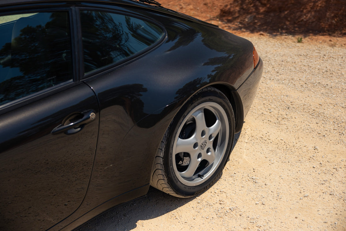 Porsche 993 Carrera 2 Tiptronic 1994 — Negro