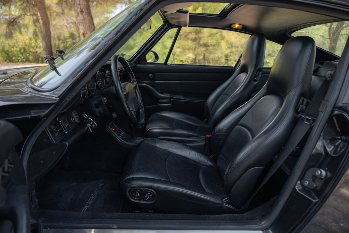 Porsche 993 Carrera 2 Tiptronic 1994 — Negro