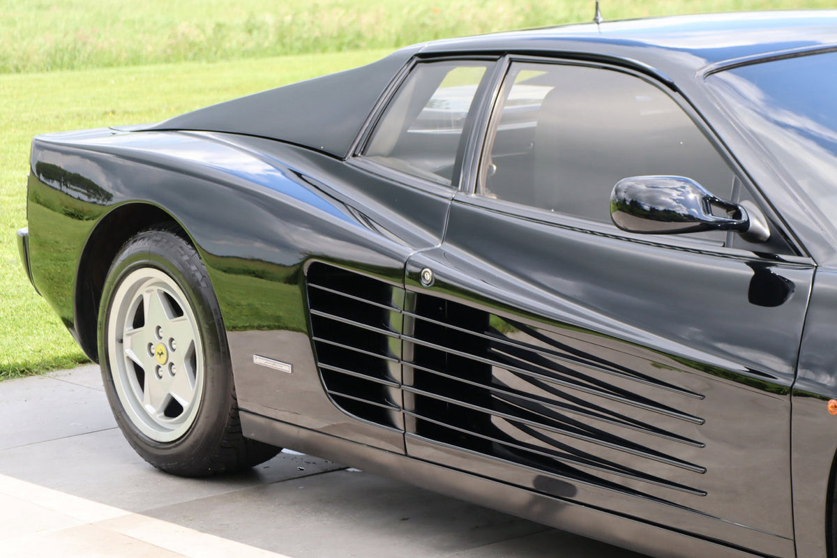 Ferrari Testarossa 1990, detalle de tomas de aire laterales (strakes)