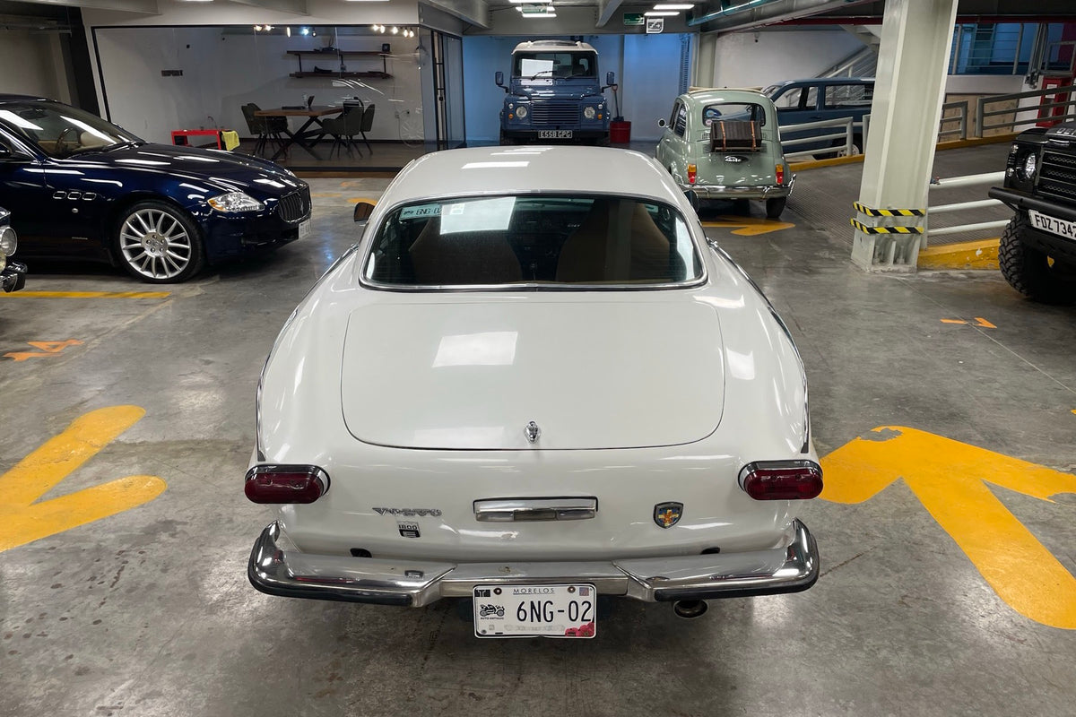 Volvo P1800 1972, vista trasera