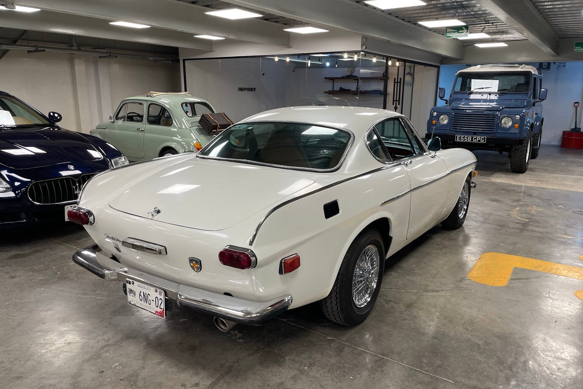 Volvo P1800 1972, tres cuartos trasero izquierdo